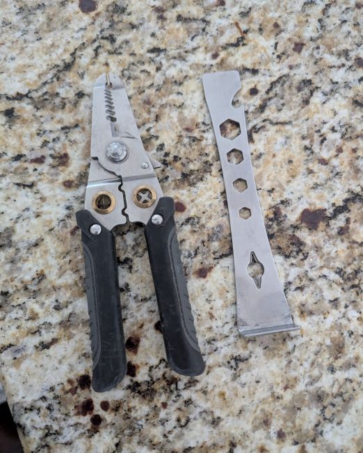 Wire Strippers & Facia Pry Bar
